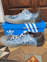 Load image into Gallery viewer, "Stormflash" - Custom Trainers